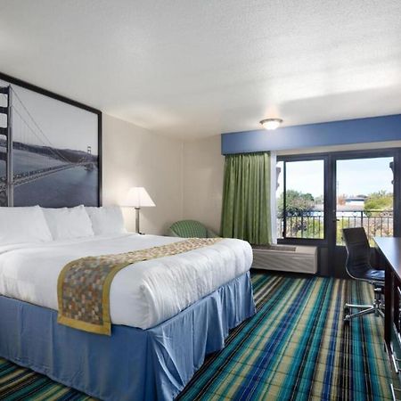 Super 8 by Wyndham Vallejo/Napa Valley Exterior foto